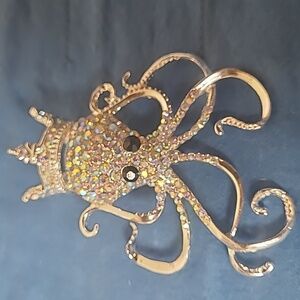 Octopus pin